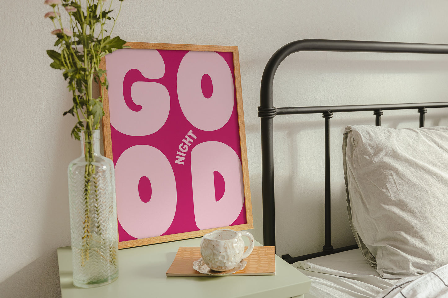 Pembe Tonda Good Night Yazı Posteri