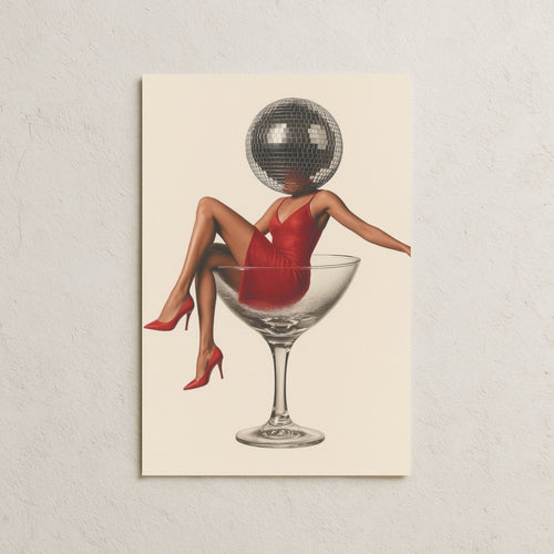 Kadehte Oturan Kadın Posteri